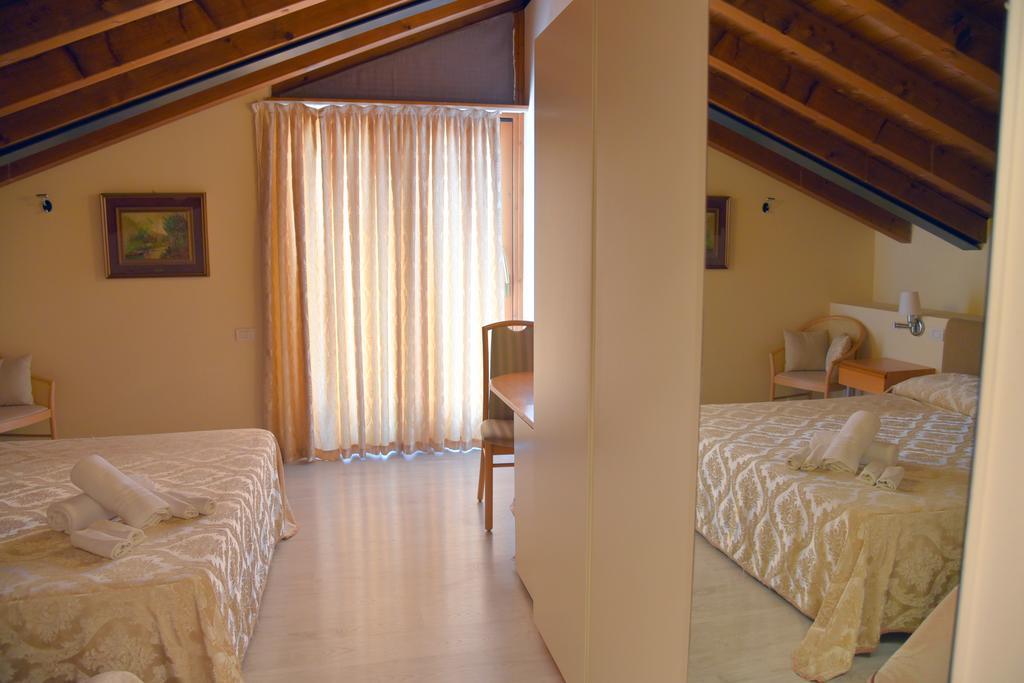 Hotel Ristorante Miralago Garda  Exteriér fotografie