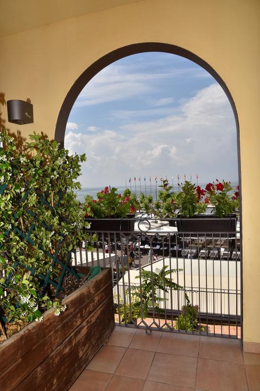 Hotel Ristorante Miralago Garda  Exteriér fotografie